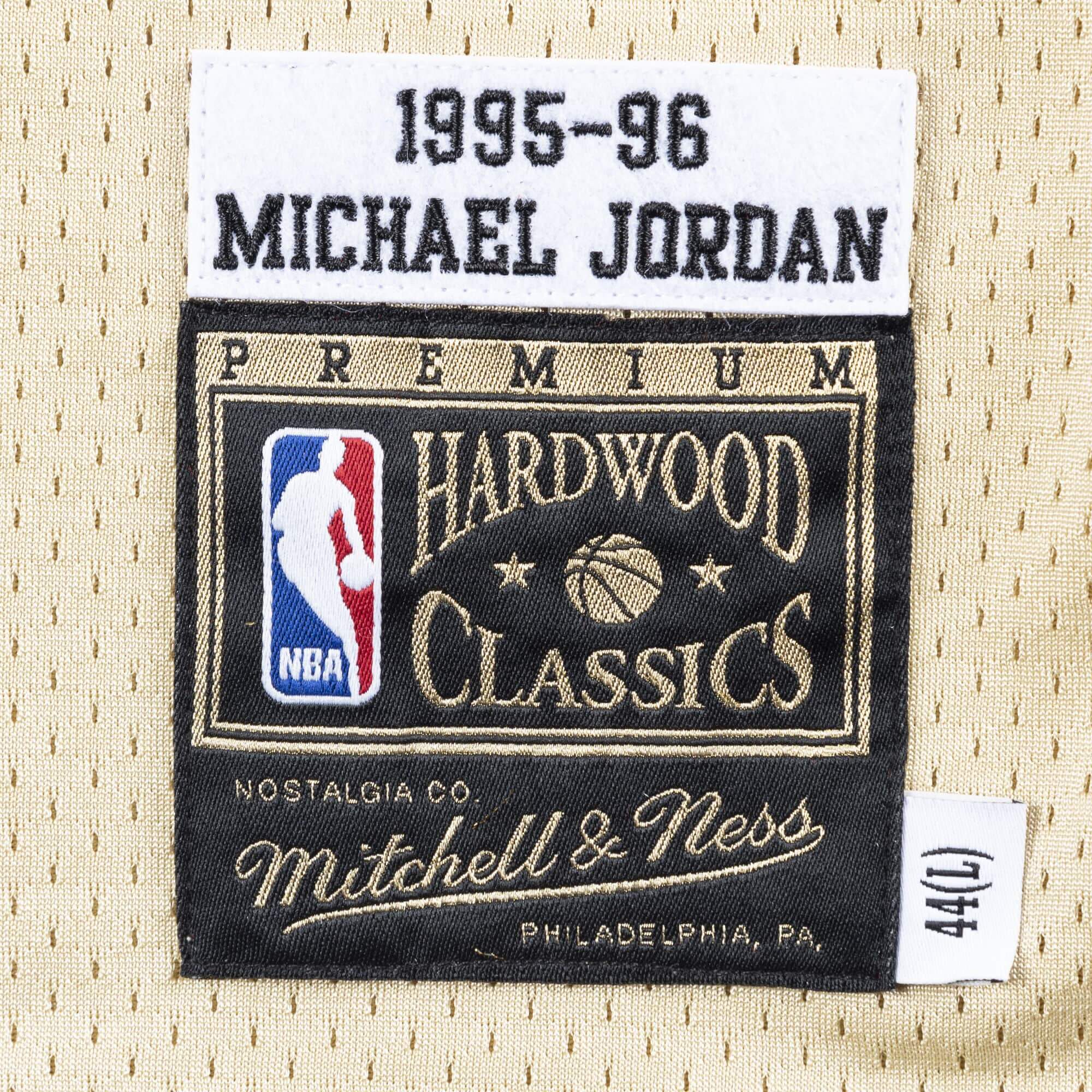 Jersey de Michael Jordan por Mitchell & Ness