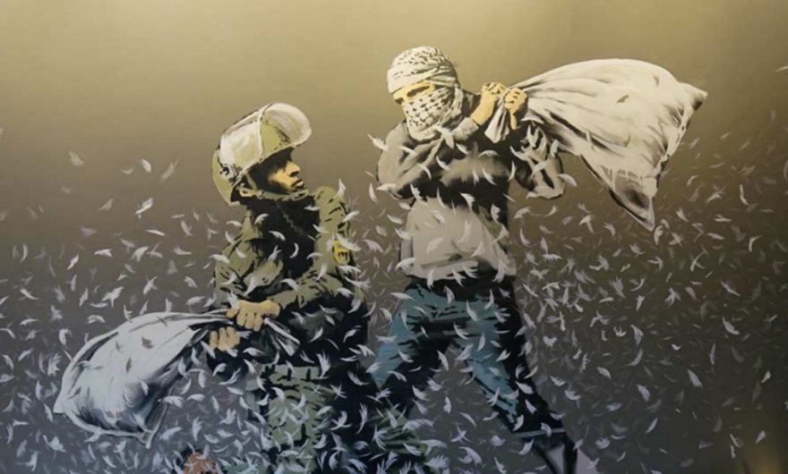 Todo lo que debes saber del nuevo proyecto de Banksy: The Walled Off Hotel
