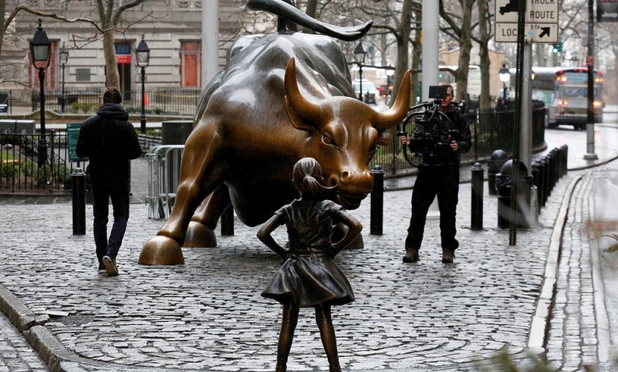 the fearless girl statue wall street 1 1