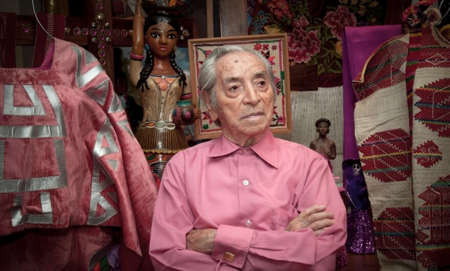 Las 10 razones por las que se recordará a Ramón Valdiosera, creador del color rosa mexicano