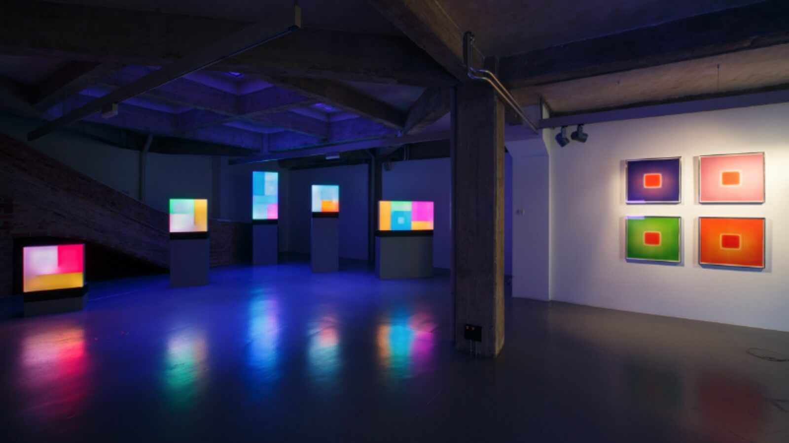 Arte, luces y música, la nueva exposición de Brian Eno en Ivorypress