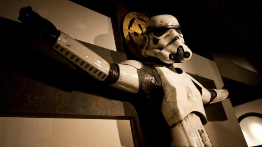 Termina polémica del Stormtrooper crucificado