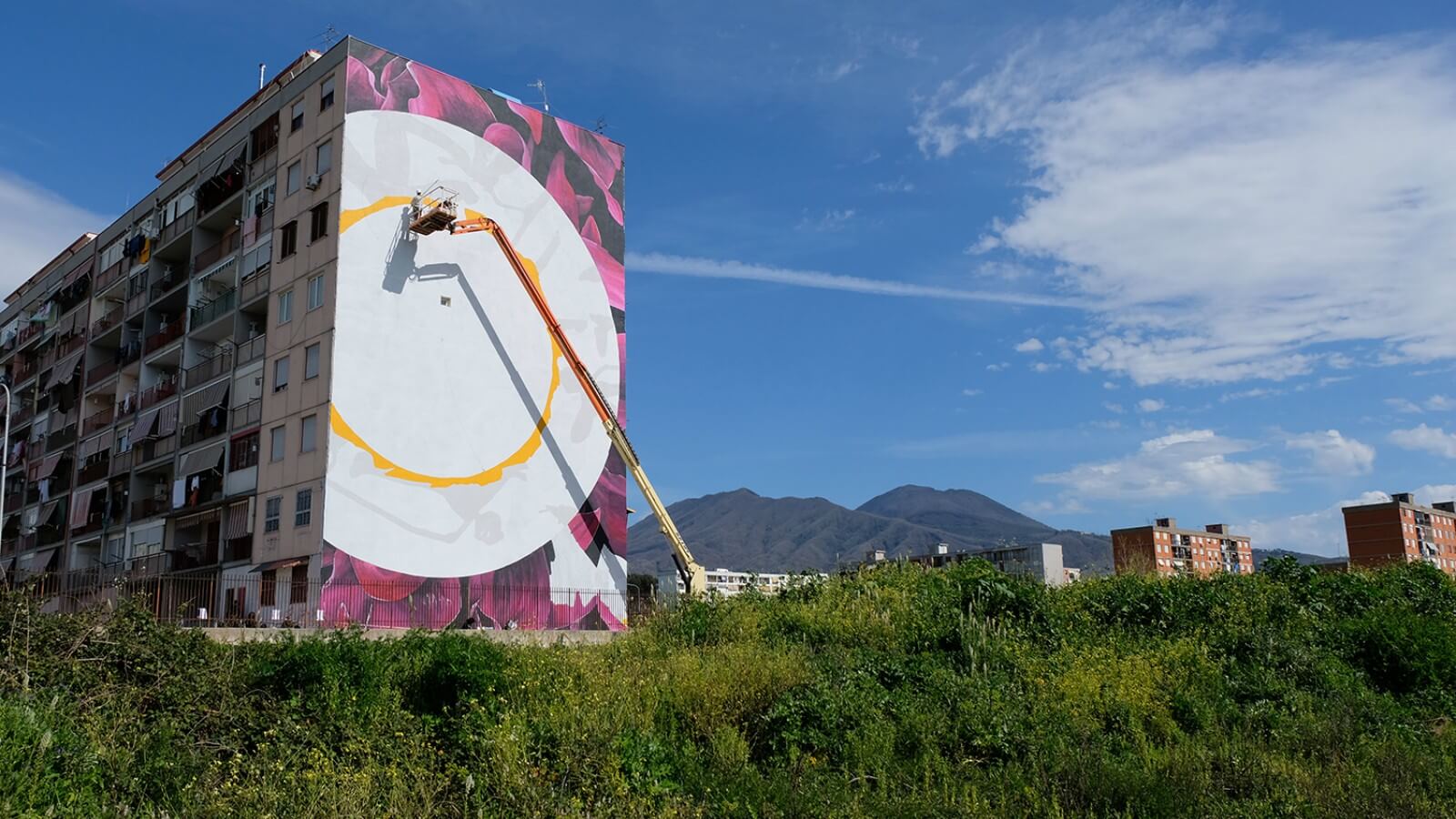 «O sciore cchiù felice», el nuevo mural de Fabio Petani