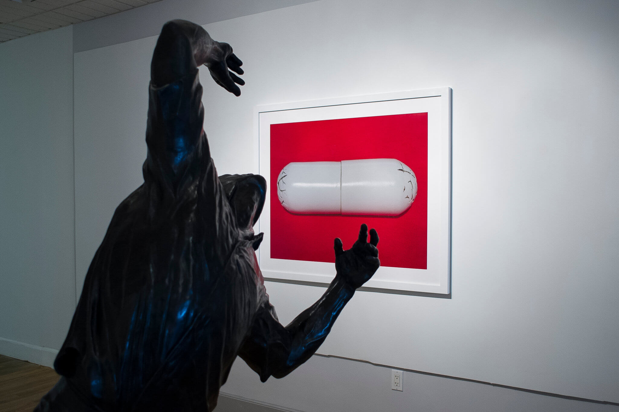 Domenic Esposito y su escultura en contra del consumo de drogas