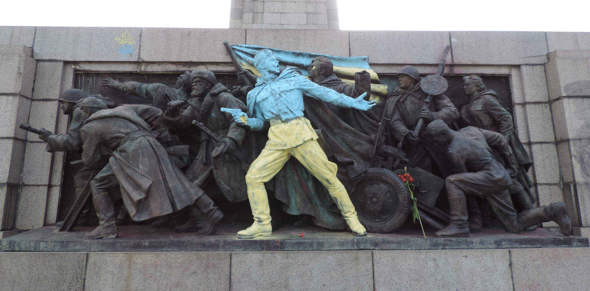 Monumento soviético vandalizado de Rusia en Sofía 