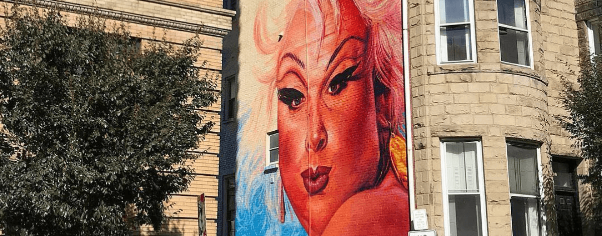 Mural de Divine en Baltimore abre debate público