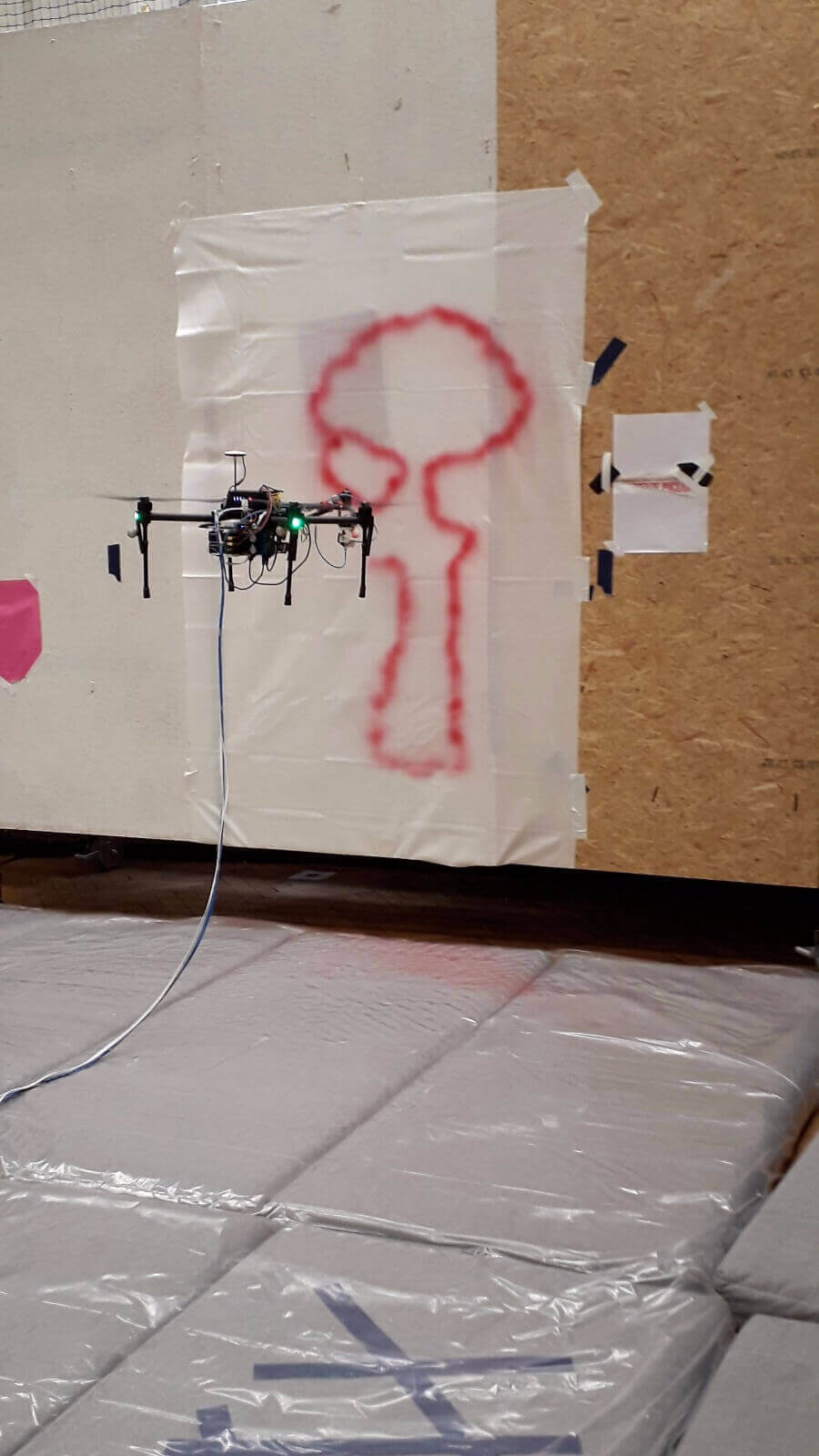 Item 04 - Drone Graffit