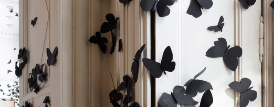 Instalación con miles de mariposas en un rincón de Milán