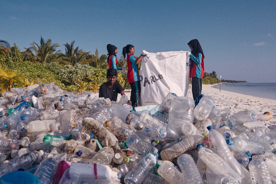 reciclaje de plástico en océanos