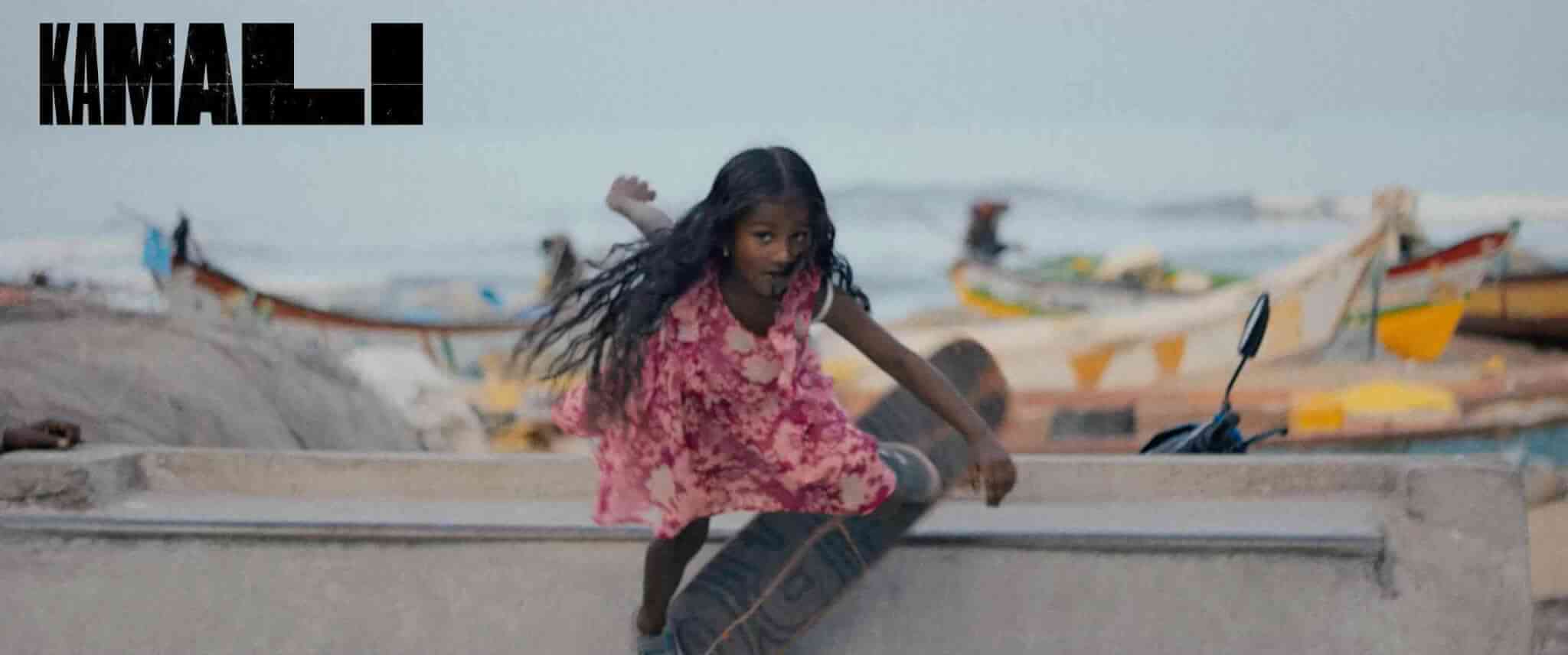 Kamali Moorthy, niña skater de la India