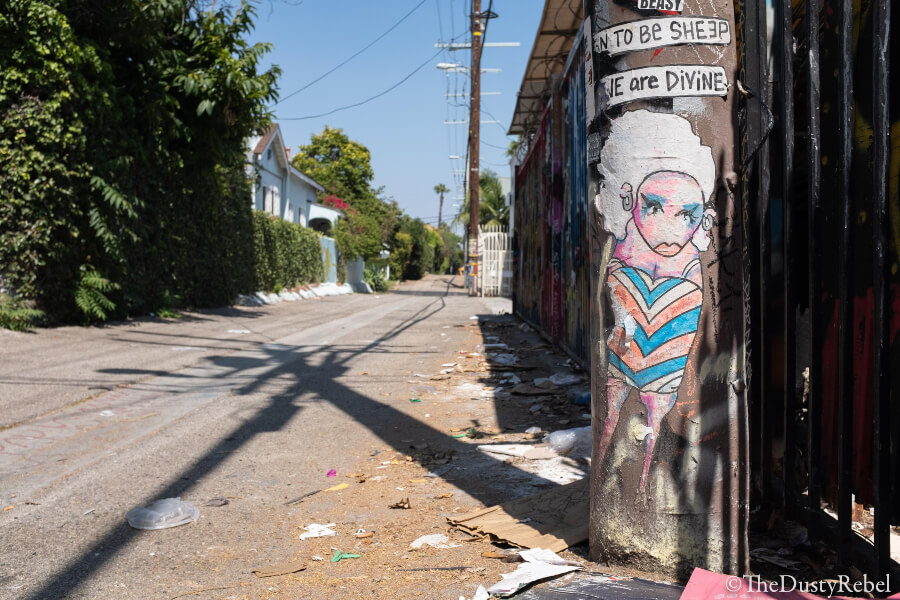 queer street art en Los Angeles por Daniel Albanese