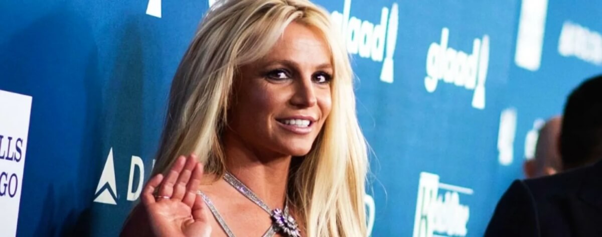 Britney Spears ahora en su faceta como pintora