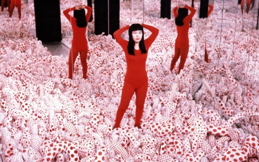 La artista japonesa llega al Tate Modern