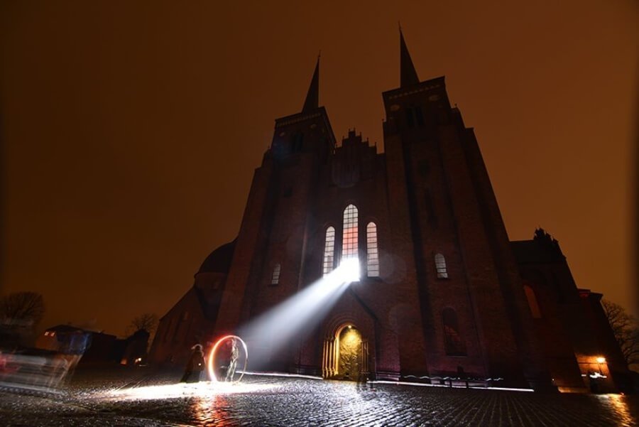Lux Nova la instalación que ilumina catedral de Dinamarca