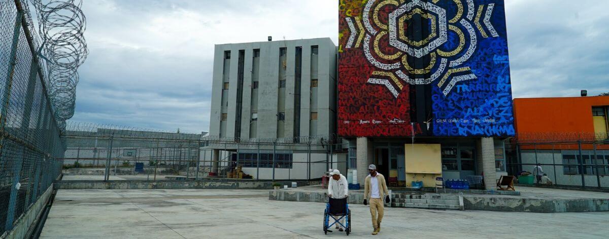 Nuevos murales fueron pintados en cárcel de Michoacán