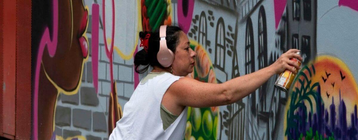 Women in graffiti boasting their female power