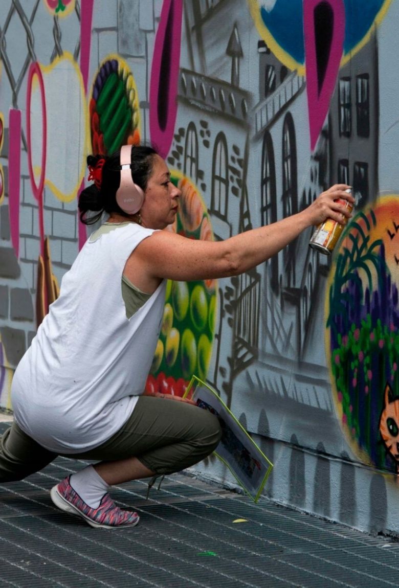 Mujeres en el graffiti que muestran el power femenino