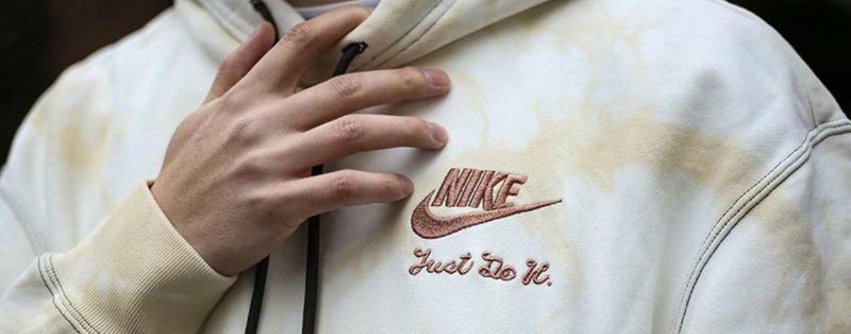 Nike lanza colección Tie-Dye con camisetas y sudaderas