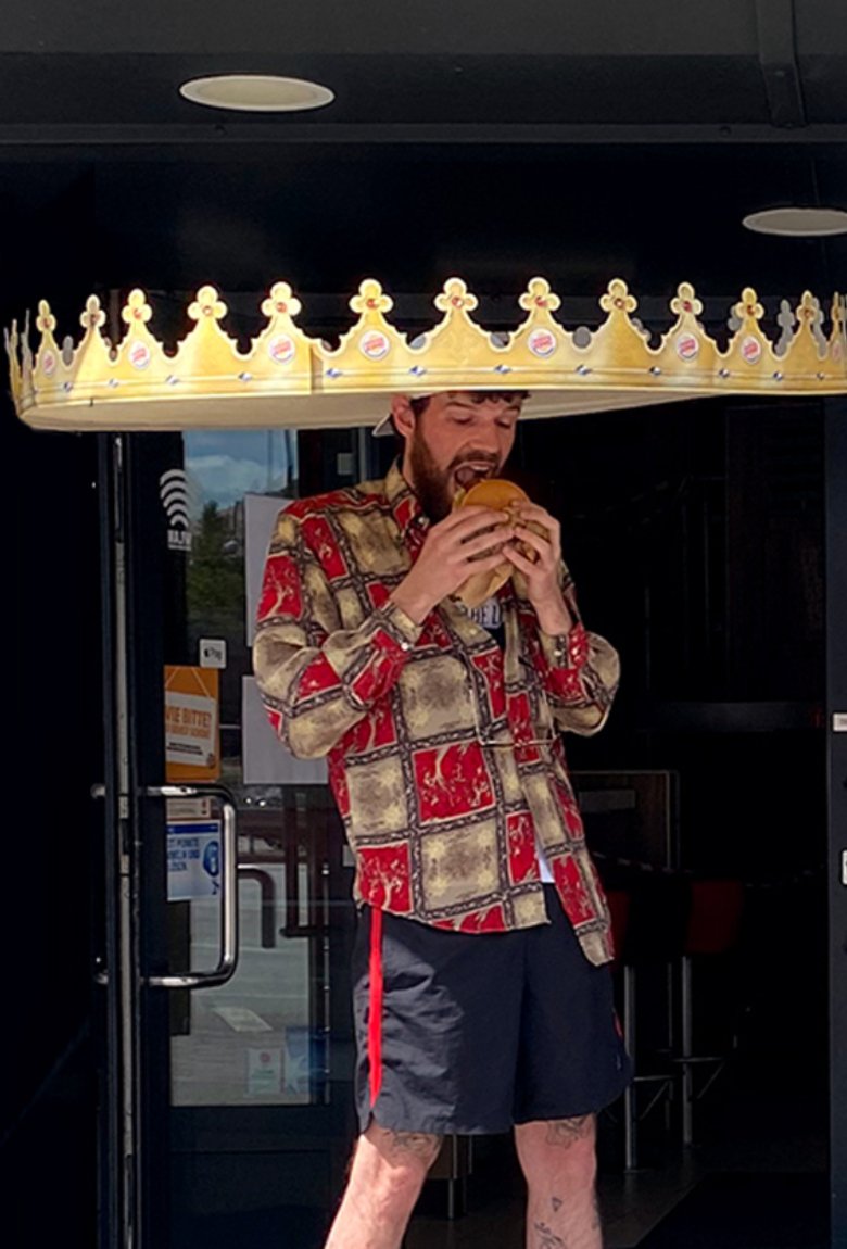 Coronas Burger King promueven sana distancia