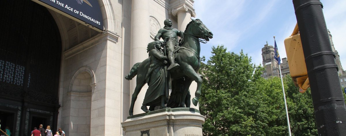 Statue of Theodore Roosevelt at the entrance to the American Museum of Natural History in New York