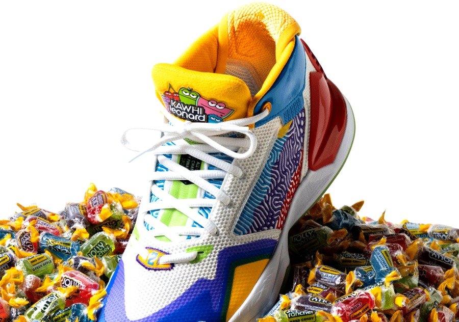 Sneakers colaborativos entre la marca de dulces y la de ropa deportiva