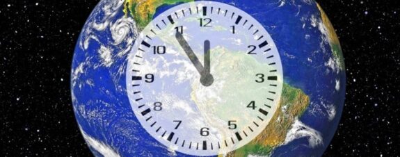 Reloj de Nueva York muestra conteo del desastre climático