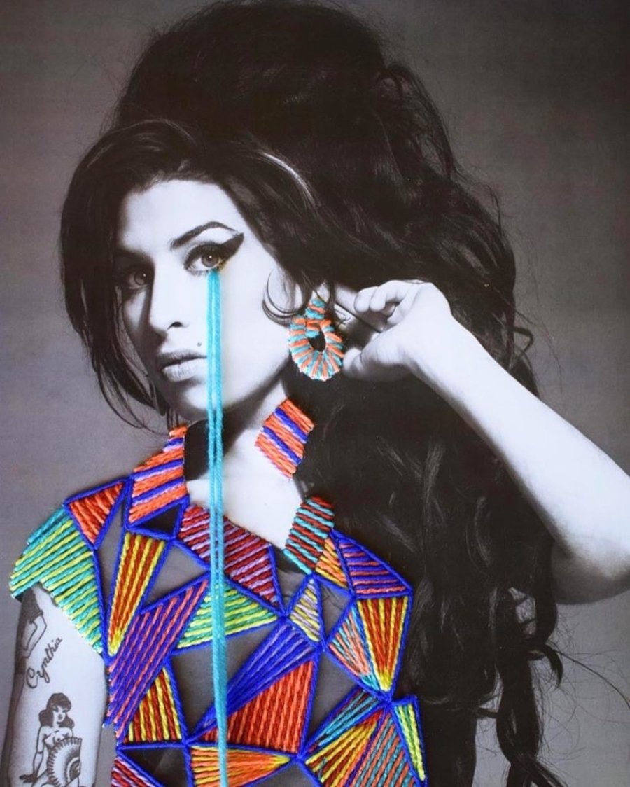 Retrato bordado de Amy Winehouse