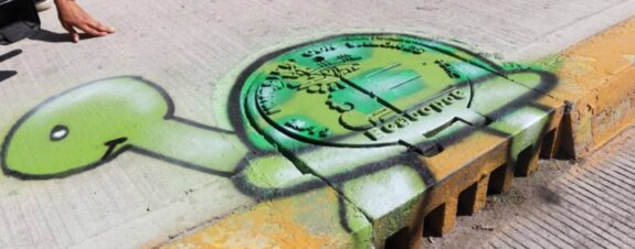 Adopta una Coladera,  proyecto de arte urbano en Ecatepec