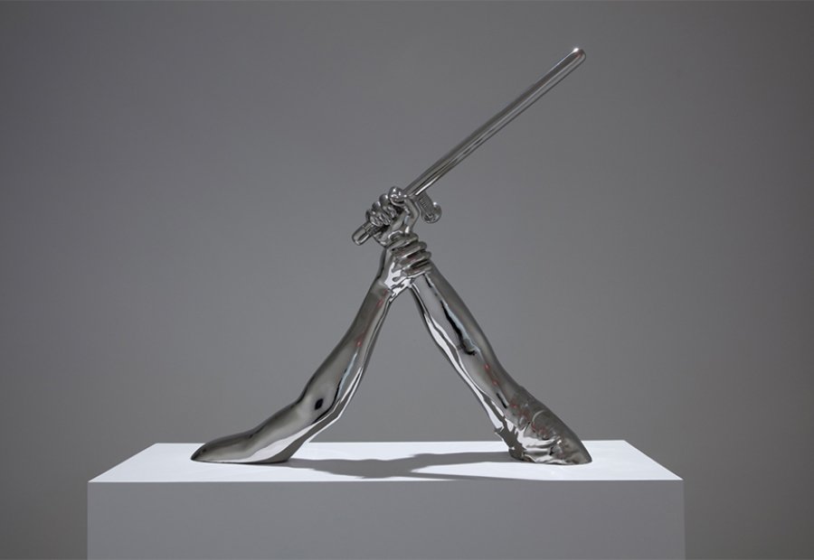 Strike, 2018. Stainless steel with mirrored finish, 33 × 33 × 9 inches. Private Collection. Image courtesy of the artist and Jack Shainman Gallery, New York.