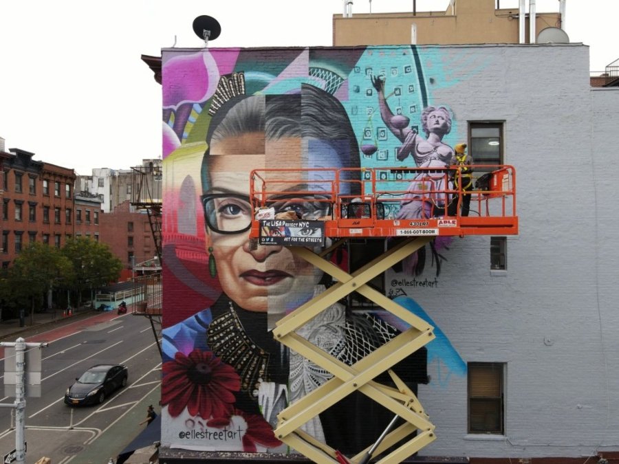 Mural de Elle Streetart en homenaje a Ruth Bader