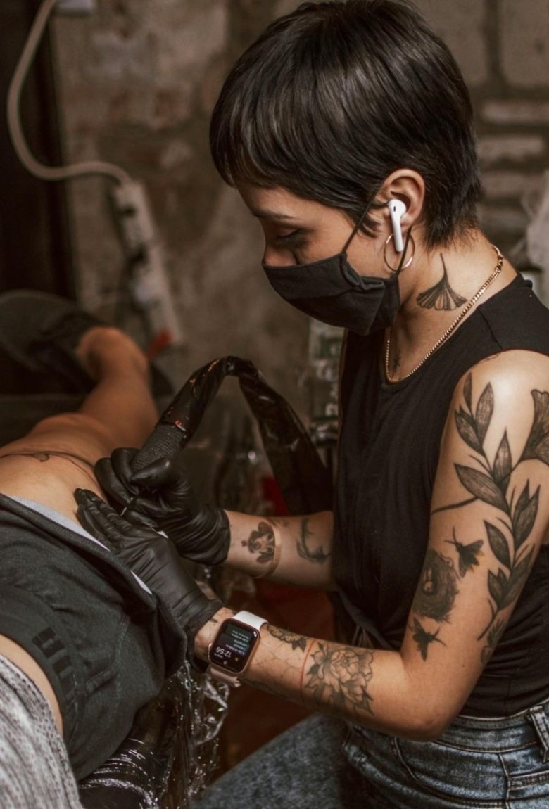 Lucía Serrano: disidencia feminista a través del tatuaje