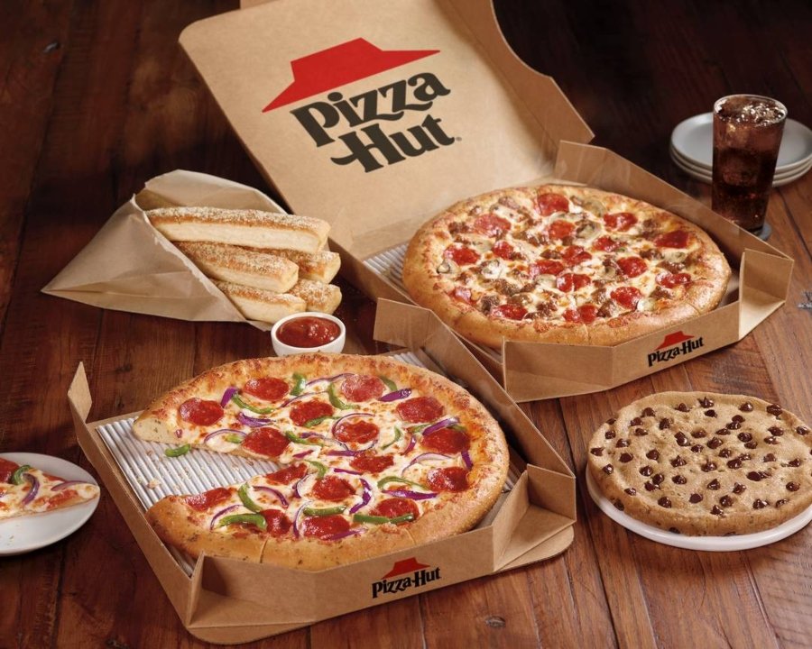 Pizza Hut celebra 25 años de la orilla de queso