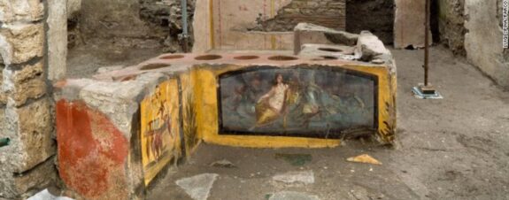 Descubren puesto de comida en Pompeya de más de 2 mil años