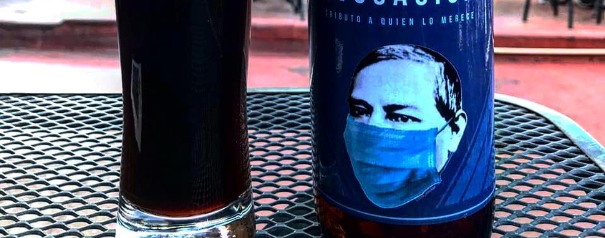 Cerveza Evocación le pone cubrebocas a Benito Juárez