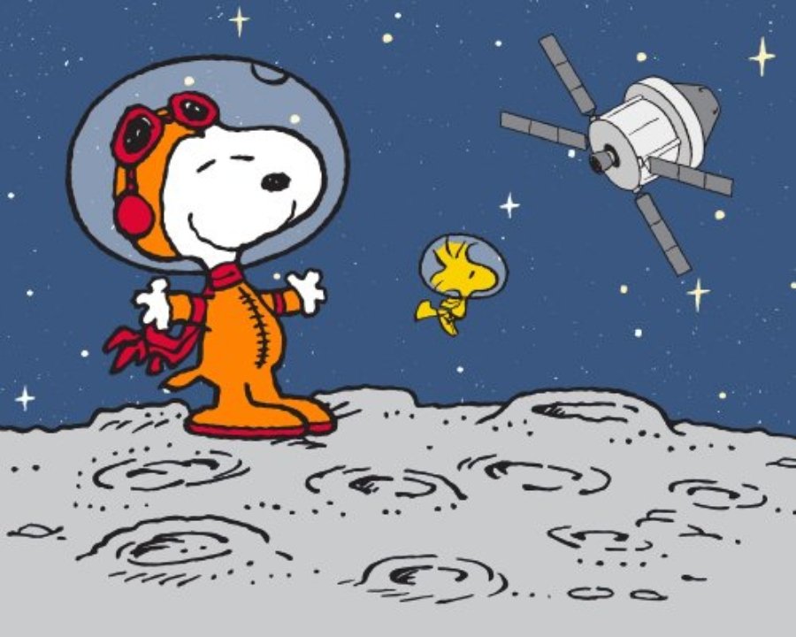 ARt toy de Snoopy con traje espacial
