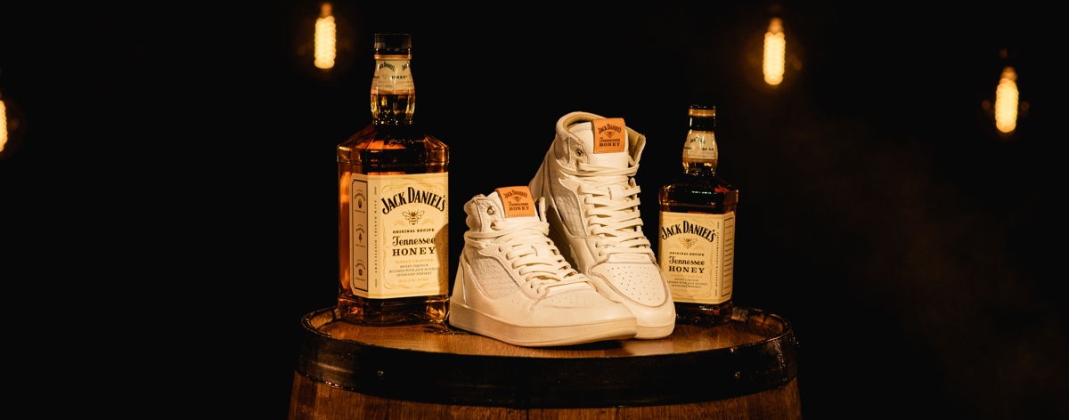 Jack Daniel’s y The Shoe Surgeon presentan sneakers hechos a mano
