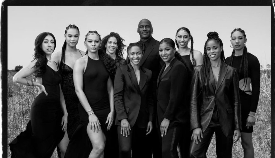 Michael Jordan y las jugadoras de la WNBA