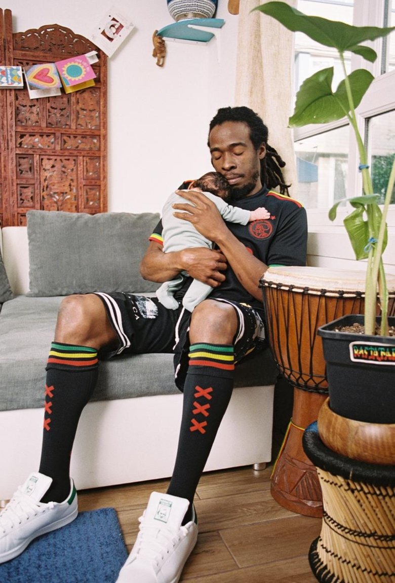 Ajax y adidas rinden homenaje a Bob Marley en esta colección