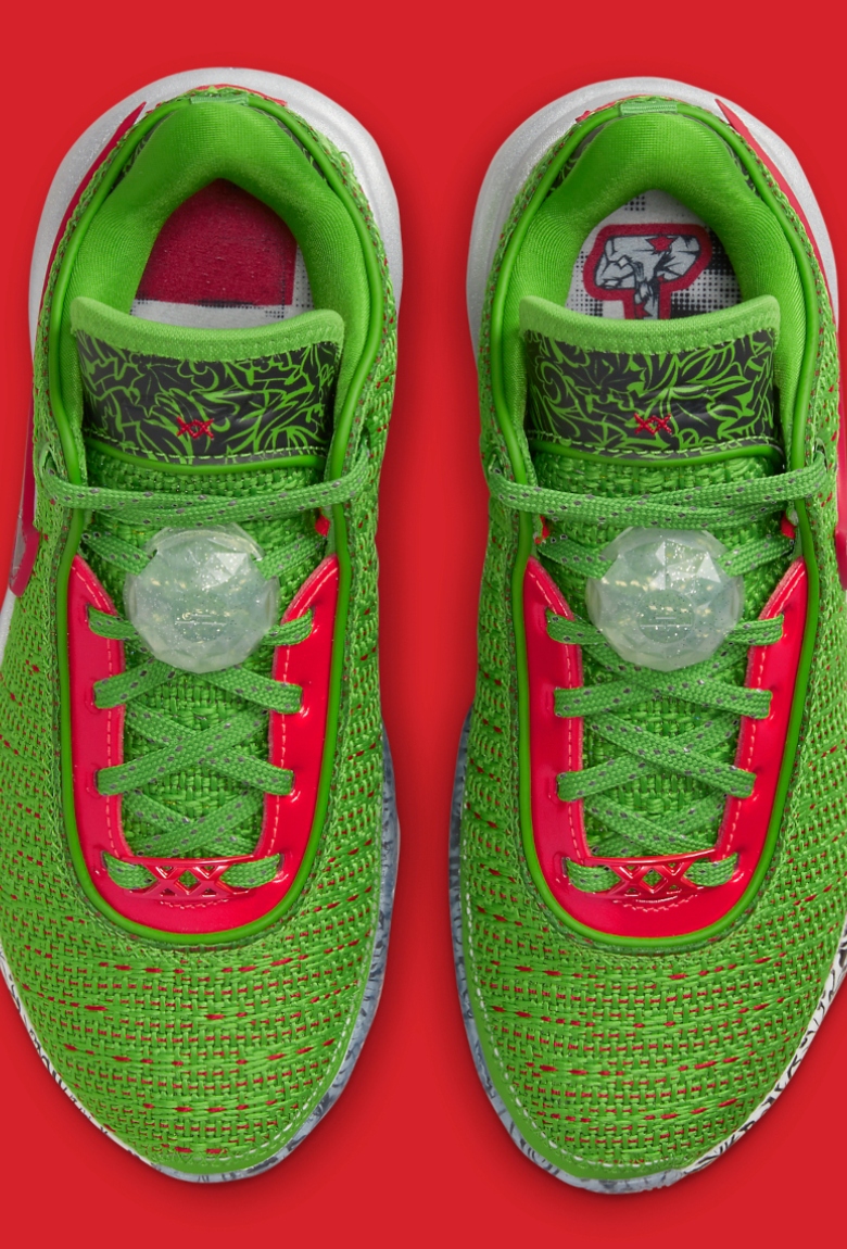 LeBron 20 de Nike con un diseño especial para la época navideña