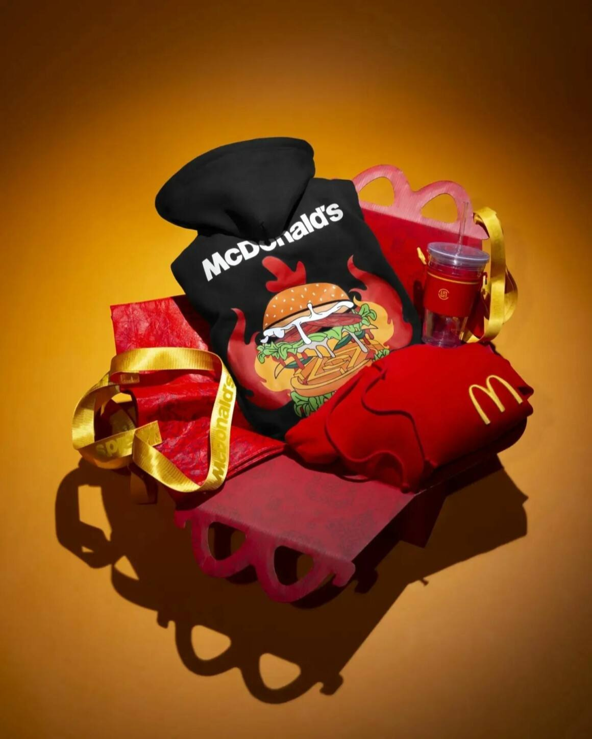 Clot celebra su 20 aniversario con una colección en colaboración con McDonald's