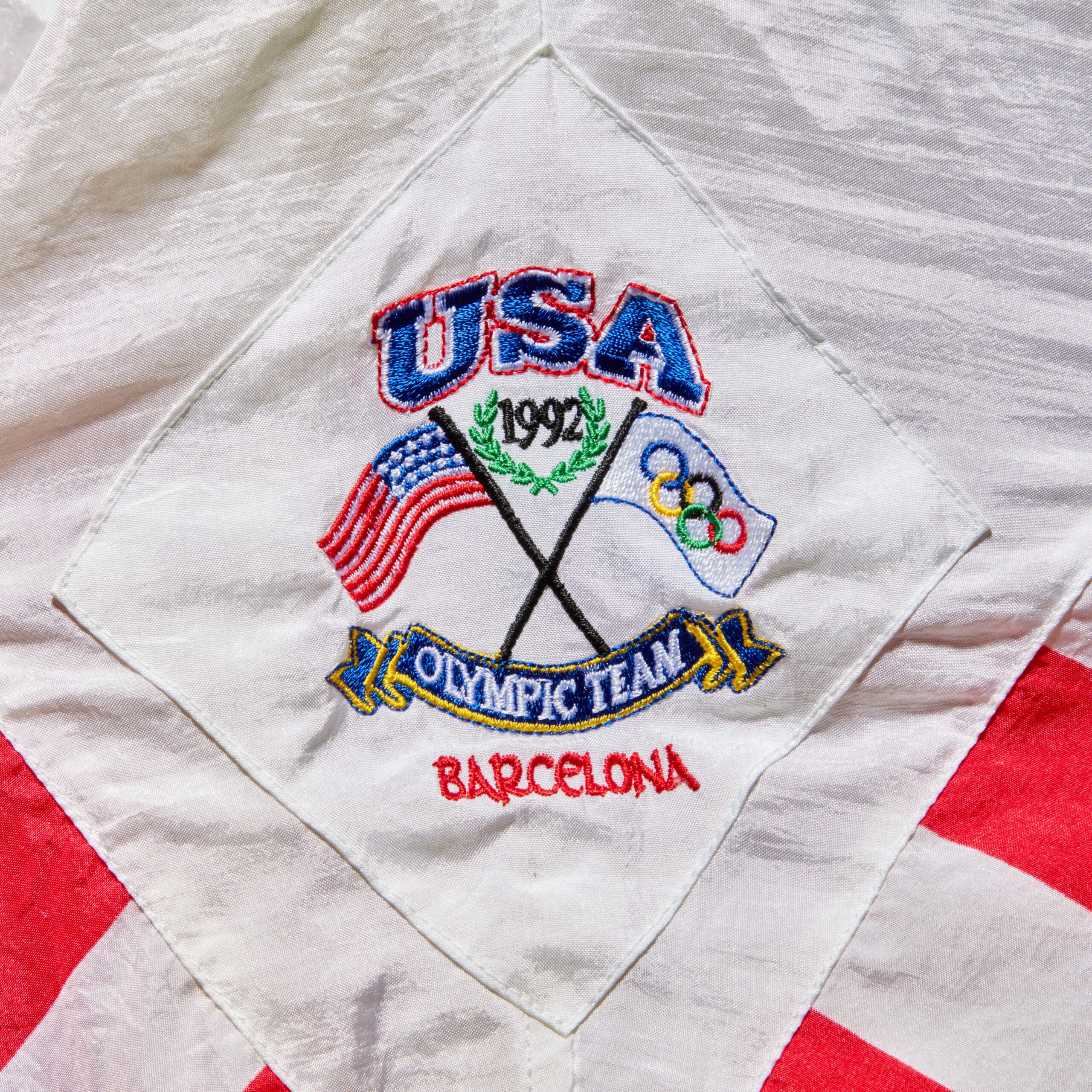 La chaqueta Reebok "Dream Team" de los Juegos Olímpicos de Verano de 1992 de Michael Jordan se subastará por más de $ 1 millón de dólares
