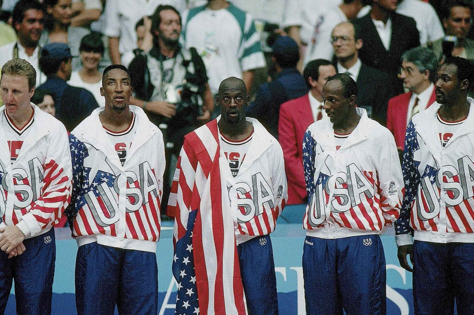 La chaqueta Reebok "Dream Team" de los Juegos Olímpicos de Verano de 1992 de Michael Jordan se subastará por más de $ 1 millón de dólares