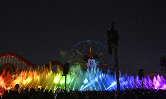 Disney ofrecerá evento oficial LGBTQ después de que DeSantis amenazara a la compañía