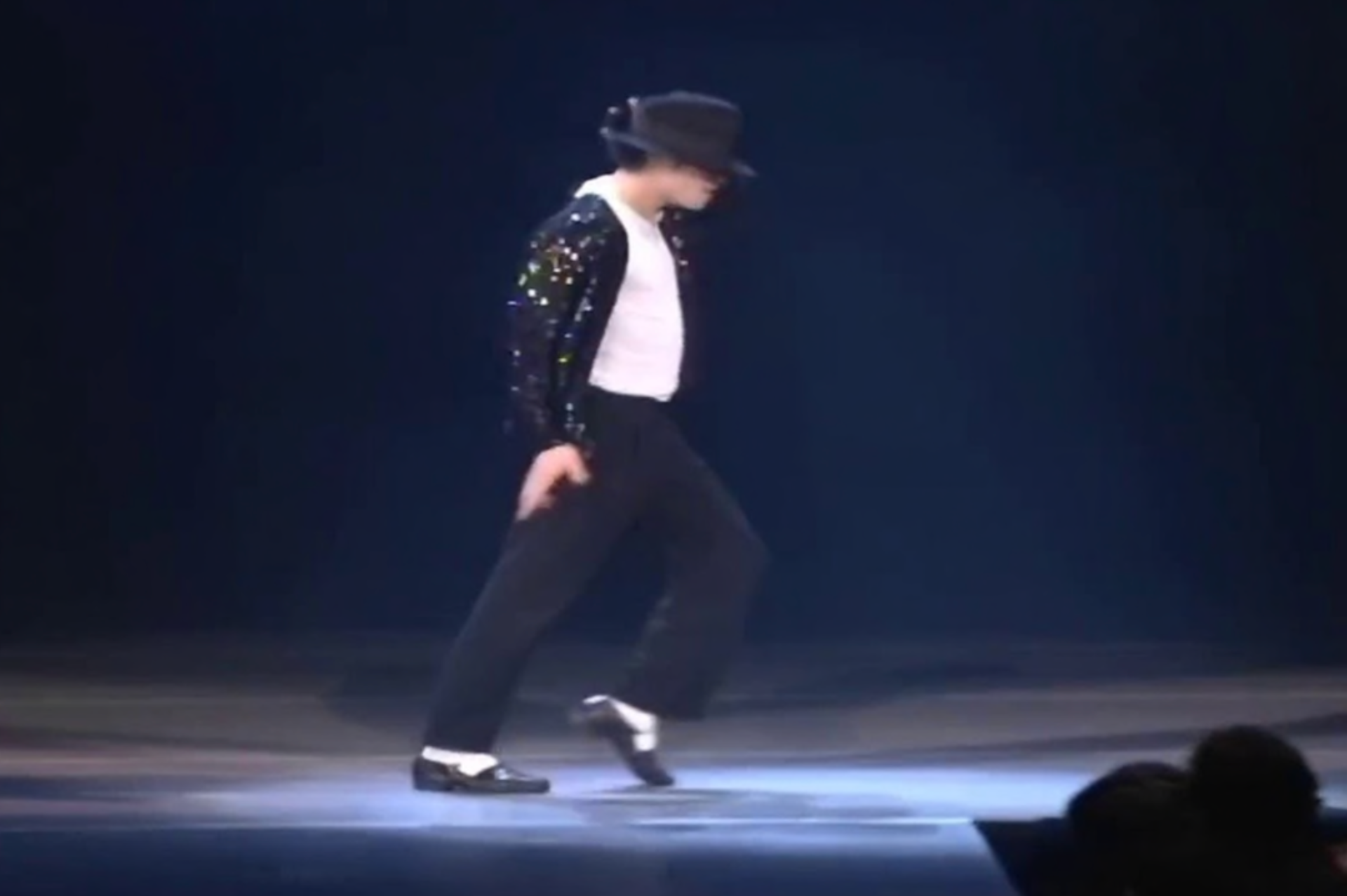 Subastarán sombrero del 'Moonwalk' de Michael Jackson