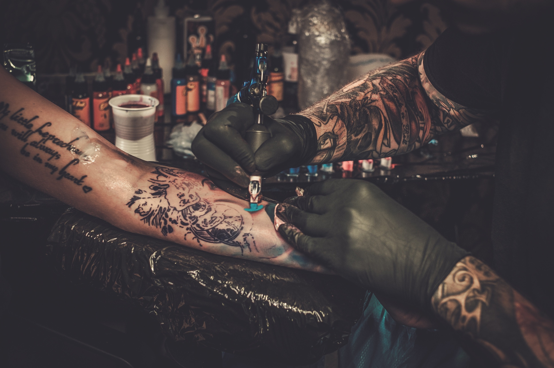 El Lado Oscuro de los Tatuajes: ¿Pueden las Tintas Causar Cáncer?