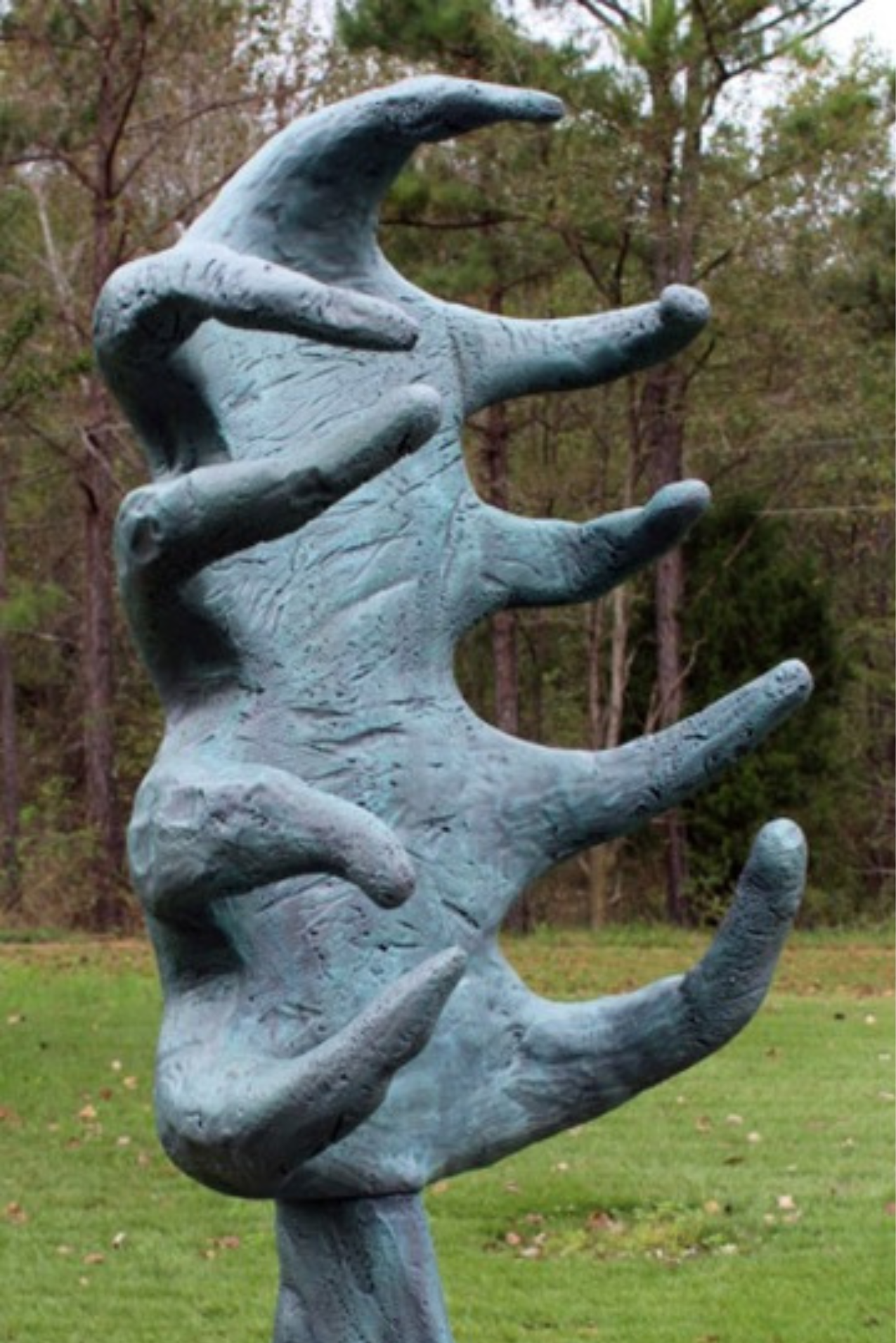 Roban escultura de 'Beetlejuice 2' en set en Vermont