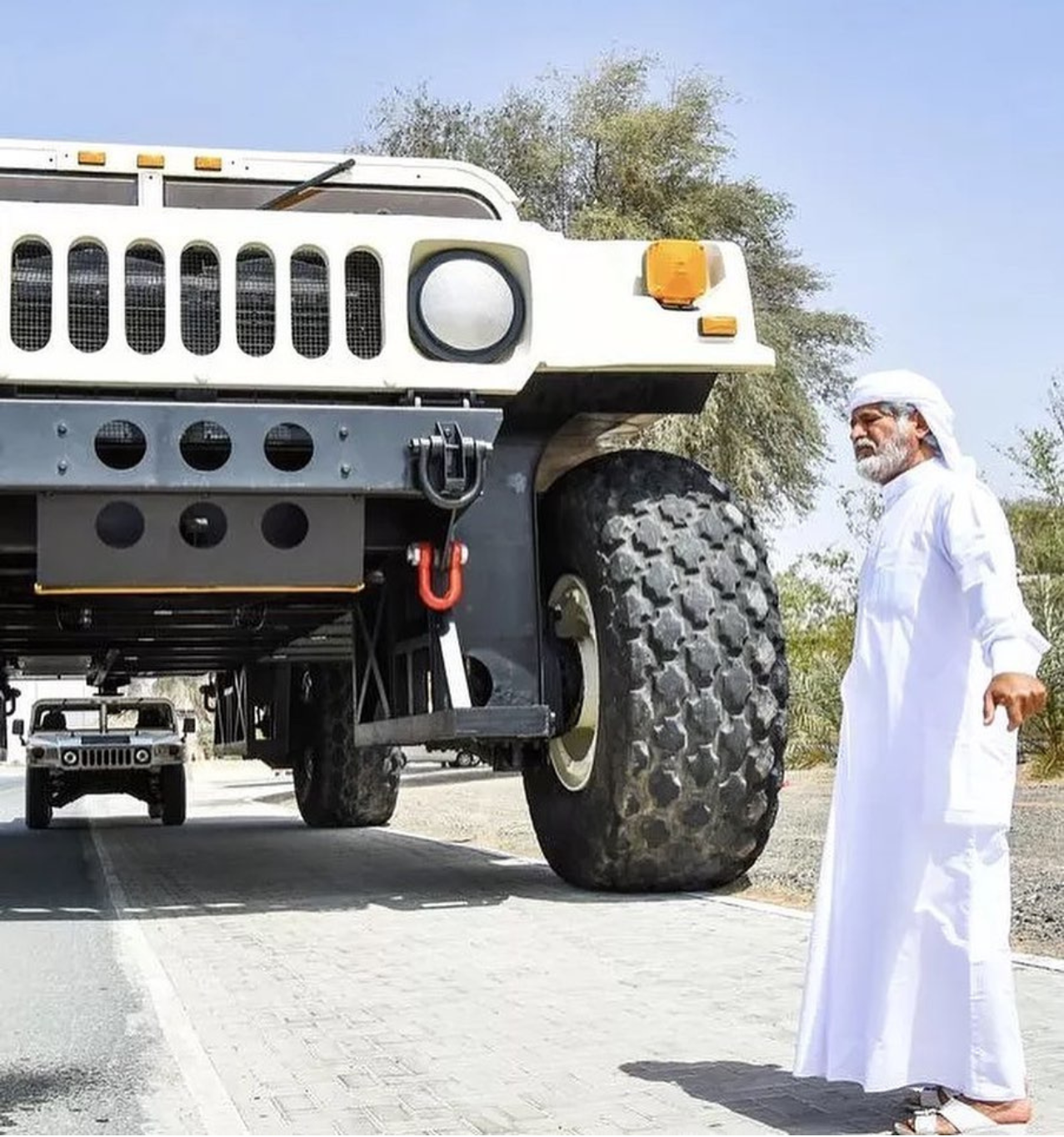 El Hummer Gigante de Dubai: Una Maravilla Sobre Ruedas