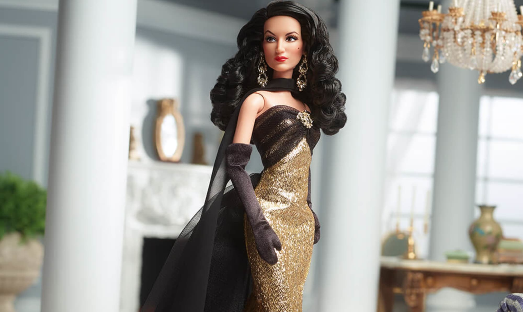 Mattel rinde homenaje a María Félix con la nueva muñeca 'Barbie'