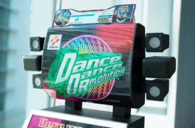 Zuiki Lanza Miniconsola "Dance Dance Revolution Classic Mini"