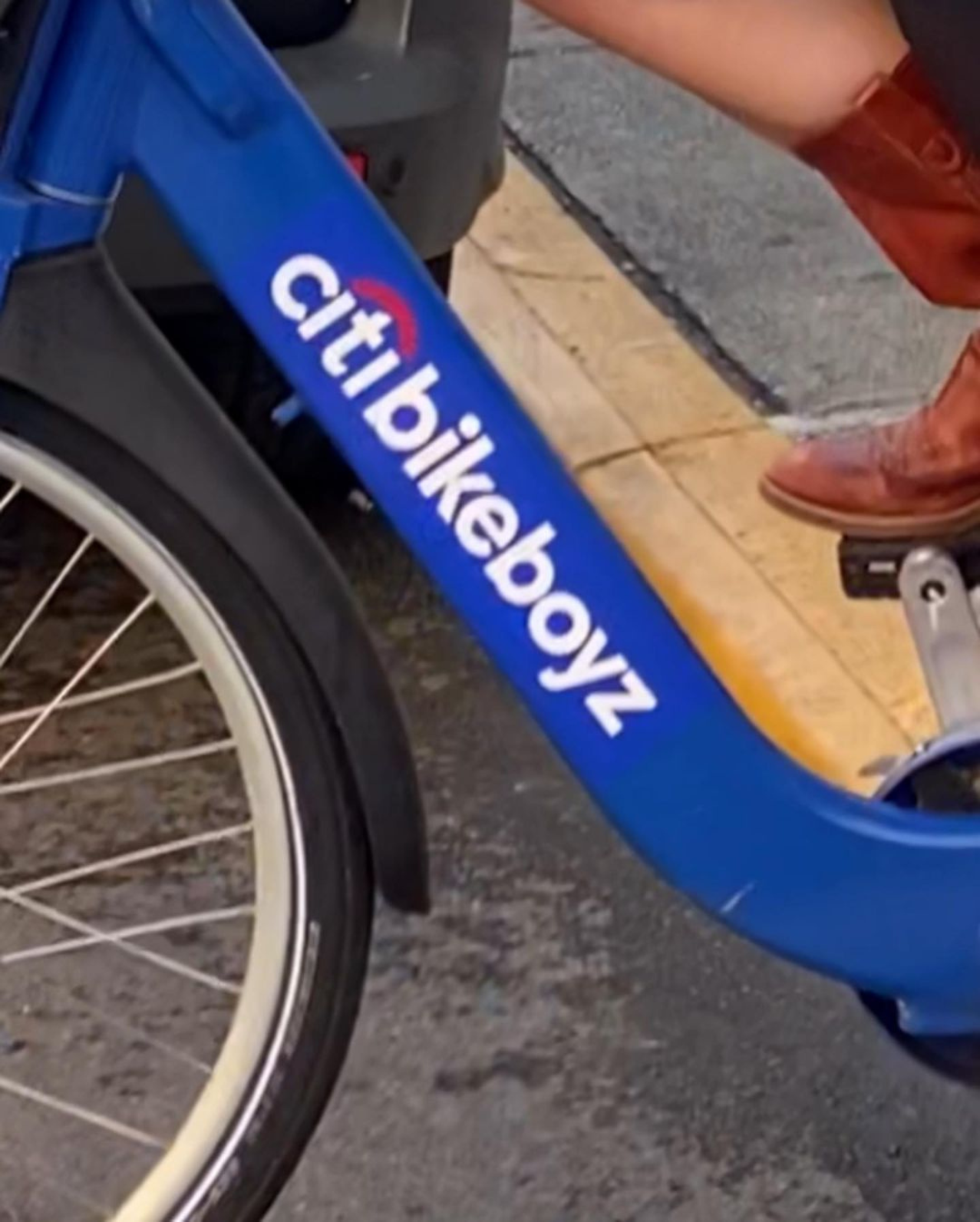 Citi Bike Boyz: Reinventando el Ciclismo Urbano en Nueva York